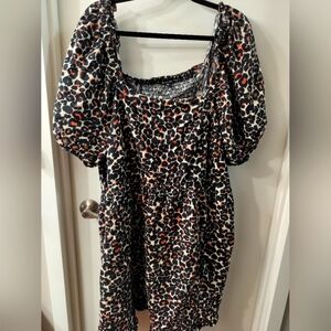 Leopard Print Dress with Pockets!